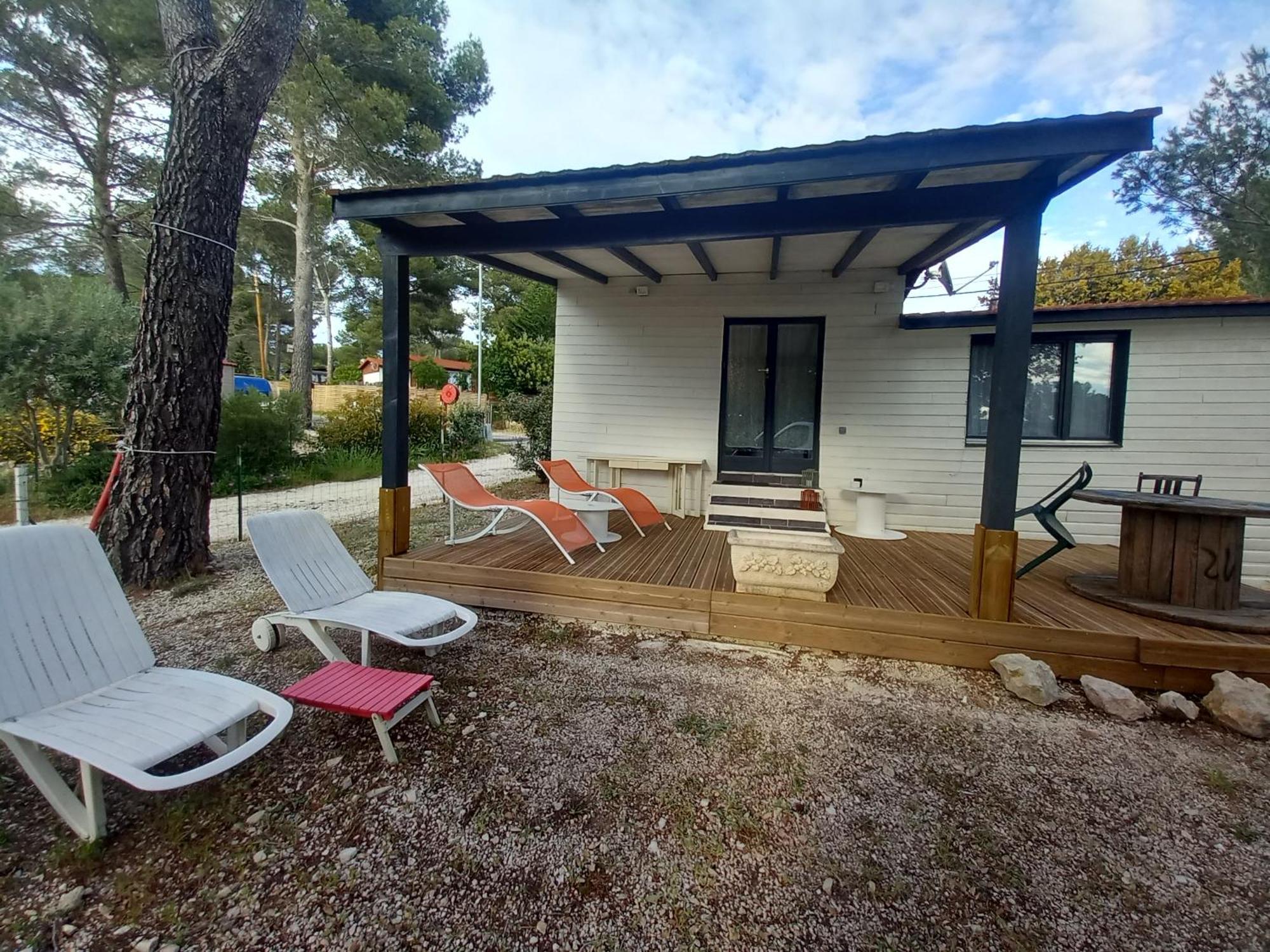 Mobilhome A Deux Pas Du Circuit Du Castellet Avec Terrasse Vue Mer Le Castellet  Exteriér fotografie